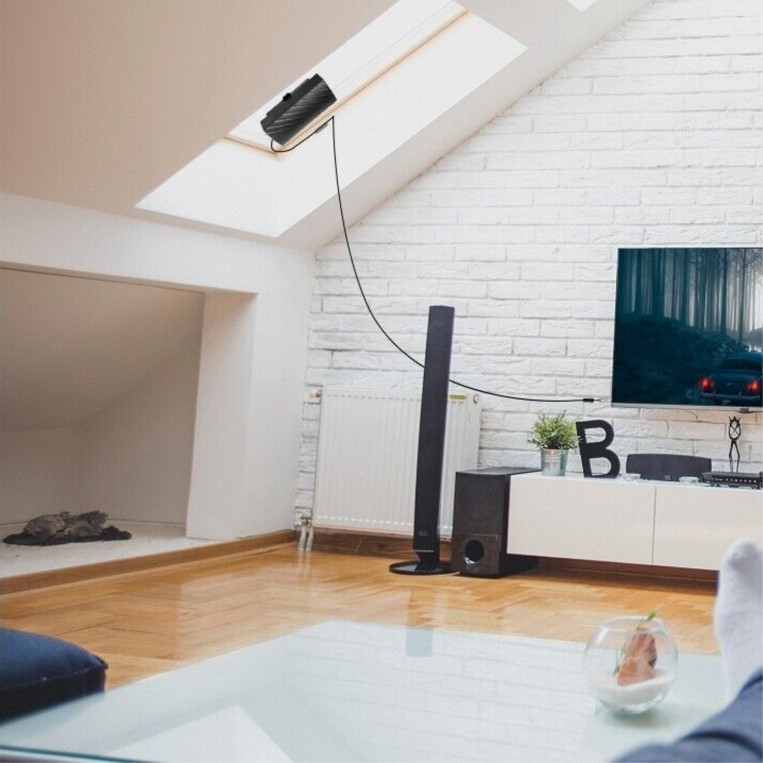 4K HDTV Signal Booster Antenna with Wide Coverage - Image 2