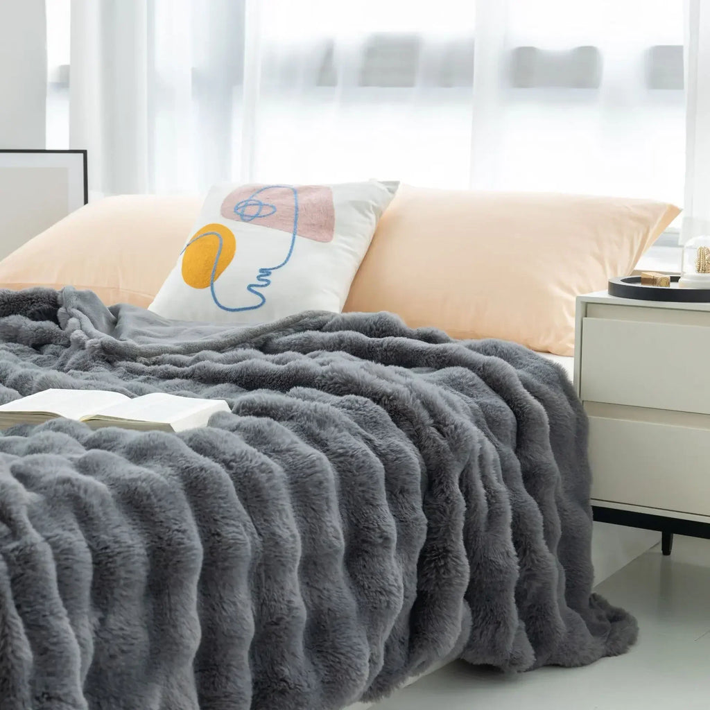 Reversible Bubble Pattern Blanket Cozy All-Season Home Throw - Image 7